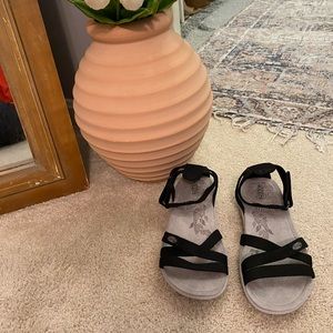 Keen athletic sandals